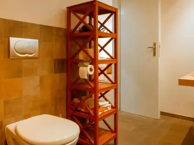 Ein Badezimmer in der Unterkunft Apartment Beaulieu-3 by Interhome