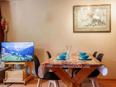 TV/Unterhaltungsangebot in der Unterkunft Apartment Dents Rousses H2 by Interhome