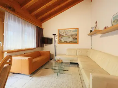 Ein Sitzbereich in der Unterkunft Apartment Les Violettes-2 by Interhome
