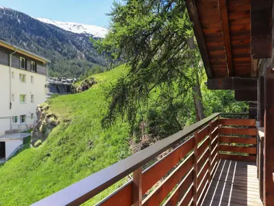 Ein allgemeiner Bergblick oder ein Berglick von des Ferienhauses aus