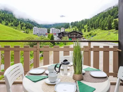 Ein allgemeiner Bergblick oder ein Berglick von der Ferienwohnung aus