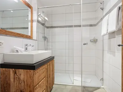 Ein Badezimmer in der Unterkunft Apartment Rütschi-2 by Interhome