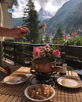 Ein allgemeiner Bergblick oder ein Berglick von der Ferienwohnung aus