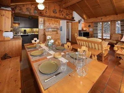 Küche/Küchenzeile in der Unterkunft Chalet Dejo A Dzeu by Interhome