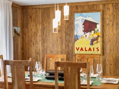 Ein Restaurant oder anderes Speiselokal in der Unterkunft Apartment Rütschi-5 by Interhome