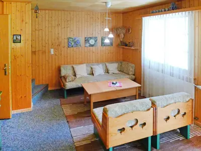 Ein Sitzbereich in der Unterkunft Chalet Allegra by Interhome