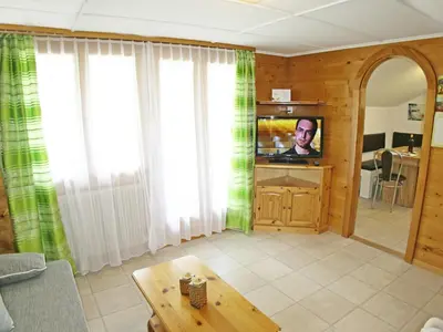 TV/Unterhaltungsangebot in der Unterkunft Apartment Bergfink Dachgeschoss-1 by Interhome