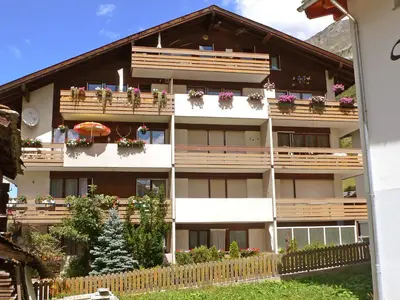 Das Gebäude in dem sich die Ferienwohnung befindet