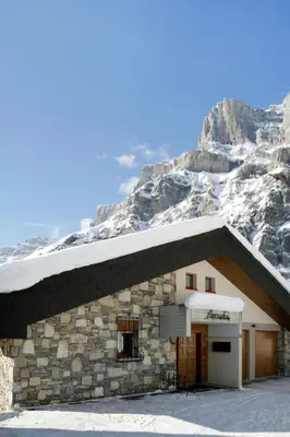 Ein allgemeiner Bergblick oder ein Berglick von der Ferienwohnung aus