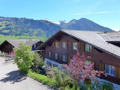 Ein allgemeiner Bergblick oder ein Berglick von der Ferienwohnung aus