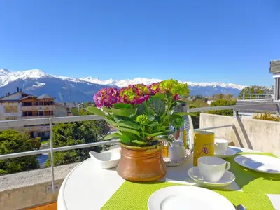 Ein allgemeiner Bergblick oder ein Berglick von der Ferienwohnung aus