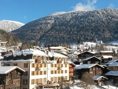 Ein allgemeiner Bergblick oder ein Berglick von der Ferienwohnung aus