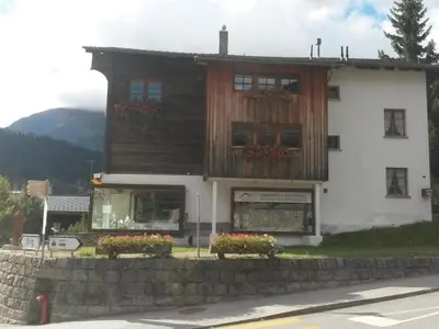 Das Gebäude in dem sich die Ferienwohnung befindet