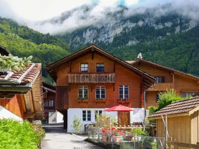 Ein allgemeiner Bergblick oder ein Berglick von des Chalets aus