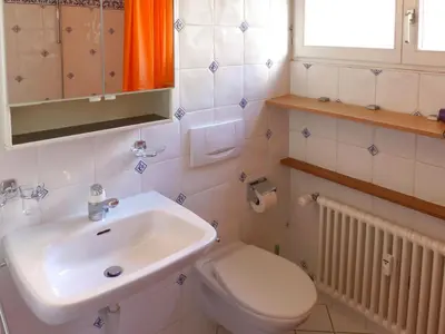 Ein Badezimmer in der Unterkunft Apartment Résidence Christina Apt- 305 by Interhome