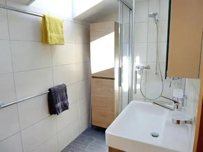 Ein Badezimmer in der Unterkunft Apartment Oltschiblick by Interhome