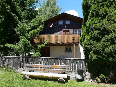 Ein Garten an der Unterkunft Chalet Zur Säge by Interhome