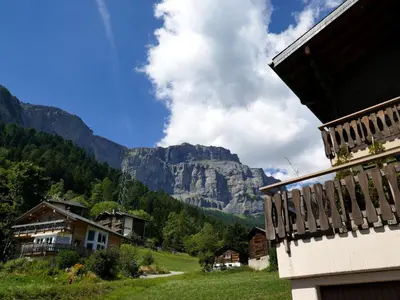Ein allgemeiner Bergblick oder ein Berglick von der Ferienwohnung aus