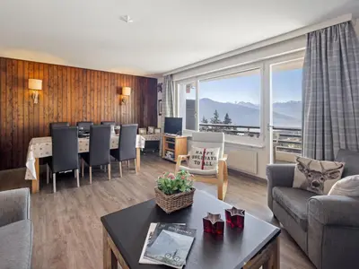 Ein allgemeiner Bergblick oder ein Berglick von der Ferienwohnung aus