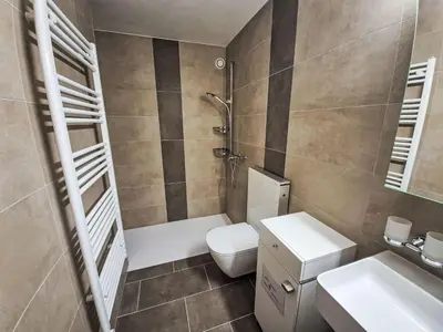 Ein Badezimmer in der Unterkunft Apartment Cransalpin Apt- 3 - Secteur 1 by Interhome