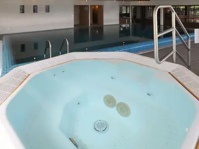 Der Swimmingpool an oder in der Nähe von Apartment Terrasse Des Alpes 3008 by Interhome