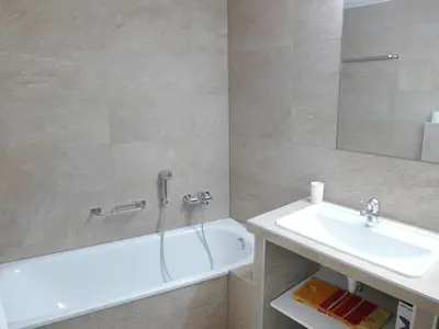 Ein Badezimmer in der Unterkunft Apartment Terrasse Des Alpes 917 by Interhome
