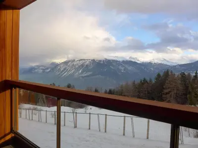 Ein allgemeiner Bergblick oder ein Berglick von der Ferienwohnung aus