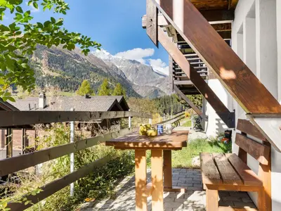 Ein allgemeiner Bergblick oder ein Berglick von der Ferienwohnung aus