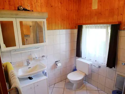 Ein Badezimmer in der Unterkunft Apartment Christl by Interhome