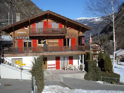 Ein allgemeiner Bergblick oder ein Berglick von der Ferienwohnung aus