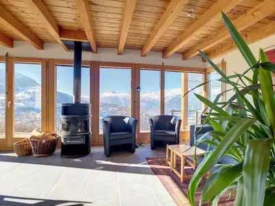 Ein Sitzbereich in der Unterkunft Chalet au Bisse by Interhome