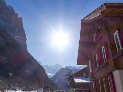 Ein allgemeiner Bergblick oder ein Berglick von der Ferienwohnung aus