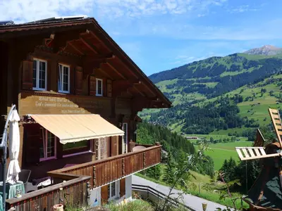 Ein allgemeiner Bergblick oder ein Berglick von der Ferienwohnung aus