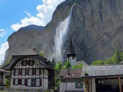 Ein allgemeiner Bergblick oder ein Berglick von der Ferienwohnung aus