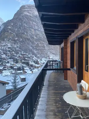 Ein allgemeiner Bergblick oder ein Berglick von der Ferienwohnung aus