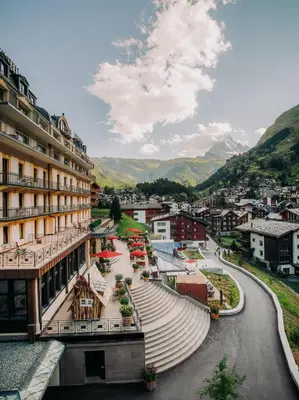 Ein allgemeiner Bergblick oder ein Berglick von des Hotels aus