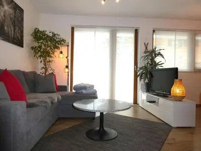 Ein Sitzbereich in der Unterkunft Apartment Chalet La Muntaniala by Interhome
