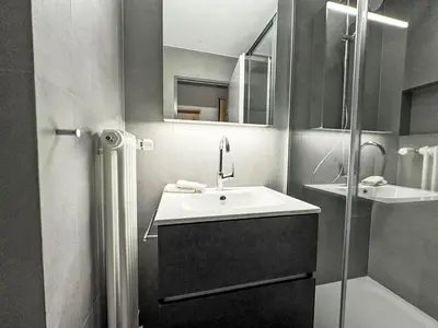 Ein Badezimmer in der Unterkunft Apartment Mirador-5 by Interhome