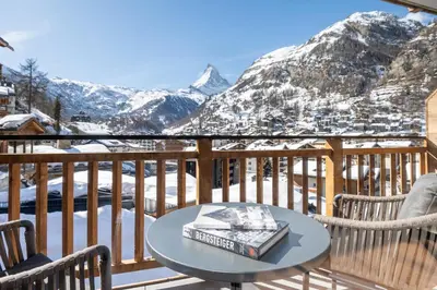 Ein allgemeiner Bergblick oder ein Berglick von des Hotels aus