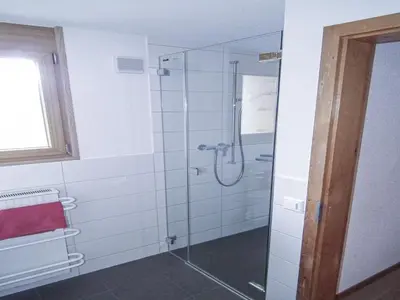 Ein Badezimmer in der Unterkunft Chalet in Lenk near Simmen Falls