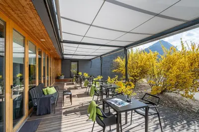 Ein allgemeiner Bergblick oder ein Berglick von des Hostels aus