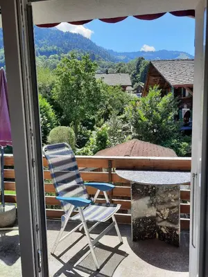 Ein allgemeiner Bergblick oder ein Berglick von der Ferienwohnung aus