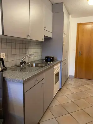 Küche/Küchenzeile in der Unterkunft St Martin Apartments