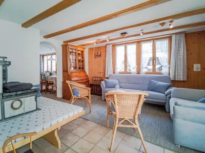 Ein Sitzbereich in der Unterkunft Chalet Guttannen EG - GRIWA RENT AG