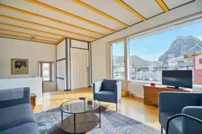 Ein allgemeiner Bergblick oder ein Berglick von der Ferienwohnung aus