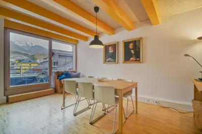 Ein allgemeiner Bergblick oder ein Berglick von der Ferienwohnung aus