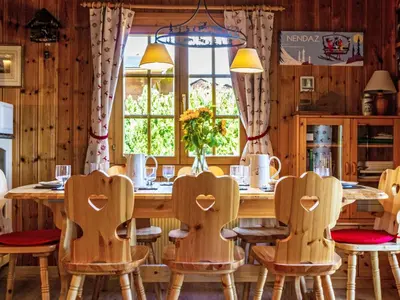 Grundriss der Unterkunft Chalet Mirabeau 8 by Interhome