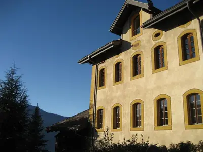 Ein allgemeiner Bergblick oder ein Berglick von des Resorts aus