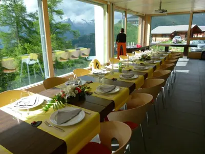 Ein Restaurant oder anderes Speiselokal in der Unterkunft Berggasthaus Wasenalp