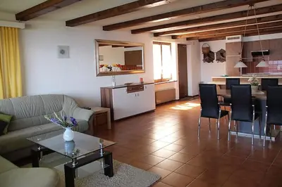 Küche/Küchenzeile in der Unterkunft Brissago: Casa Collinetta H